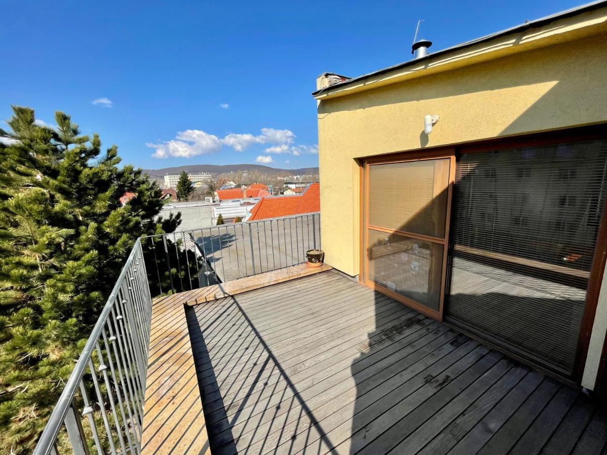 Beautiful And Romantic Penthouse With Two Terraces براتسيلافا المظهر الخارجي الصورة